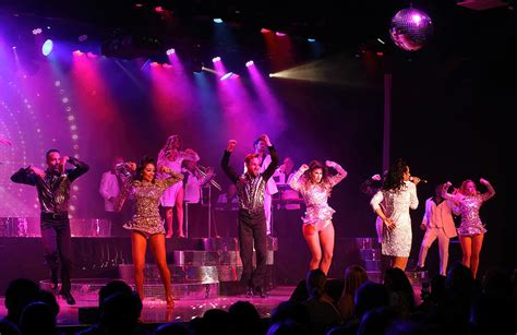 Vanes' Disco Inferno Concert: A Night of Glittering Spectacle and Unexpected Antics!